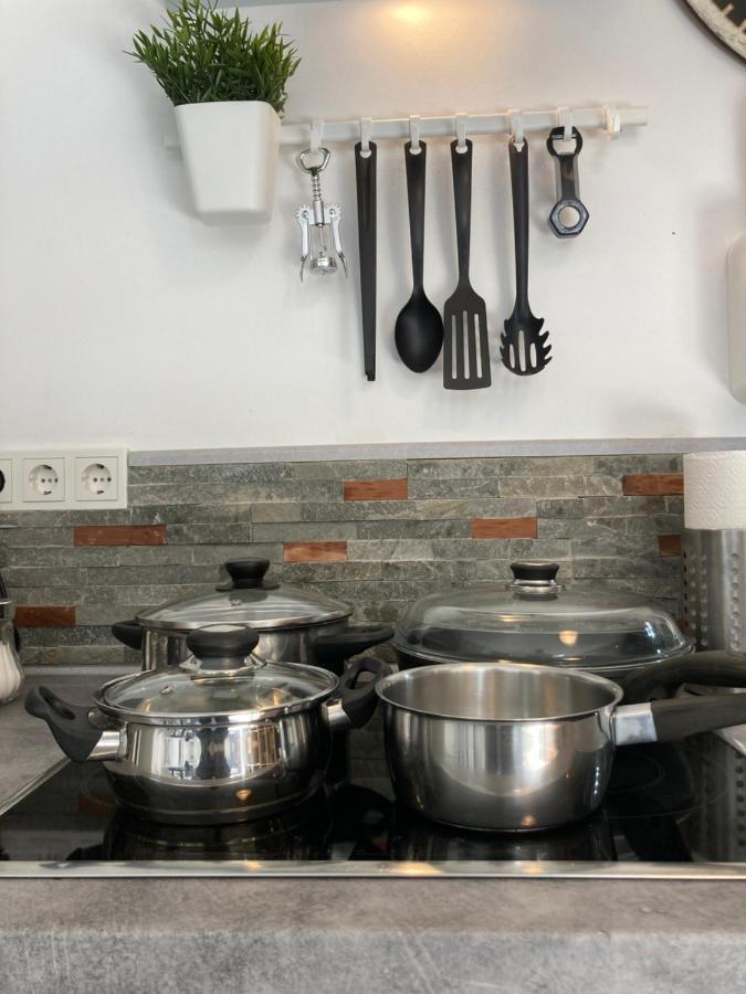 Living At Saarpartments - Adultsonly - Business & Holiday Homes With Kitchen For Long- And Short Term Stay, 3 Min To St Johanner Markt And Points Of Interest Saarbrücken Exteriör bild